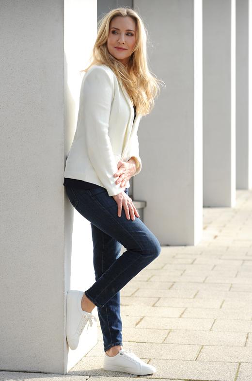 Emma Gilmour Face Model and Casting Agency